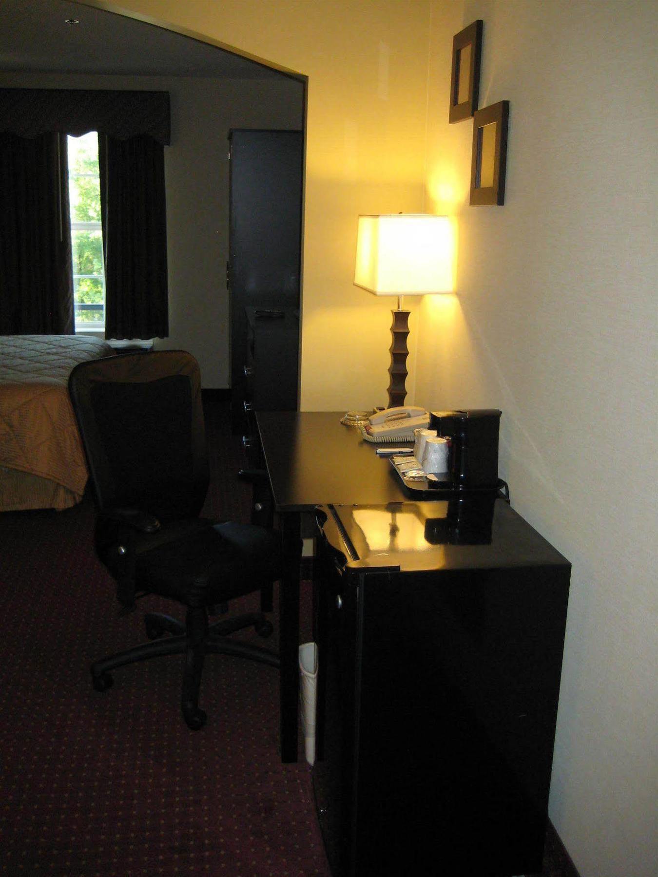 Quality Inn & Suites Little Rock West Exteriör bild